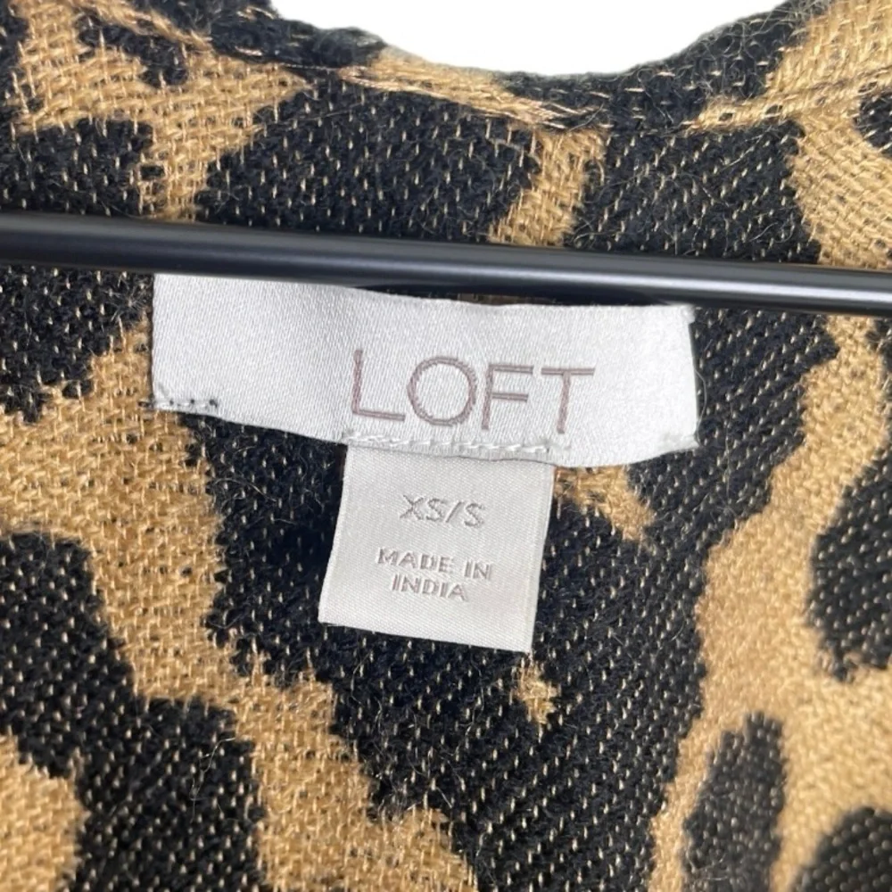 Loft Women’s Animal Print Shawl - Picture 2 of 3